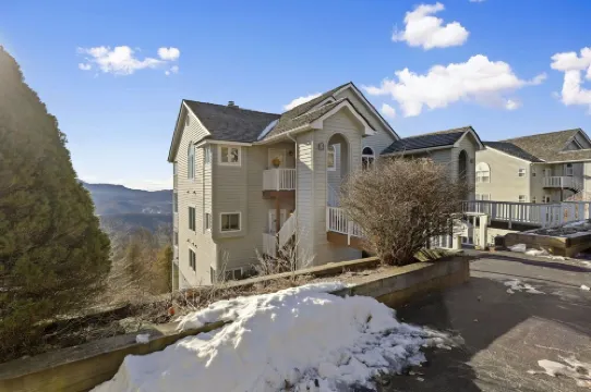 Beech Mtn- Amazing View+1 Mile to Ski Beech - Walking distance to Overlook Barn