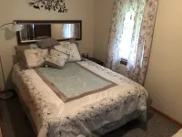Walking Distance to the Falls, Casino, and Canada - Homestays