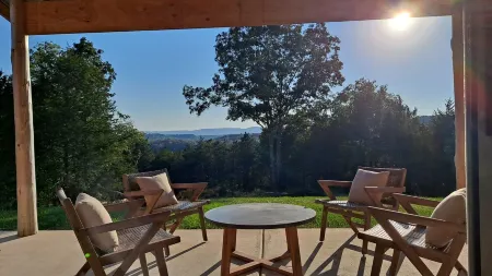 EXTRAORDINARY Home at Sky Hawk Ridge, a 185-acre Refuge next to Buffalo River