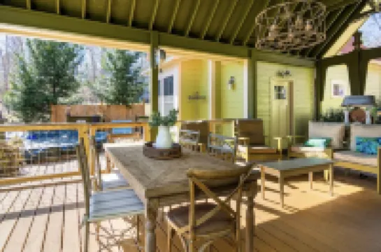 Captain’s Cove Lake Cottage with Dock, Pool, & Game Room