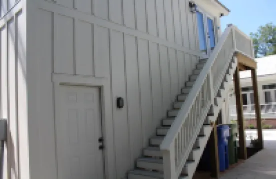Pet-Friendly 1Br/1BA Historic District Carriage House 4 Blocks to Riverwalk