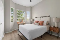 Stunning North Austin Home! Safe Neighborhood, Family Friendly.