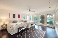 Contemporary Lake Austin Estate Minutes from Downtown - Privately Gated