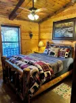Hot Tub! 25-30 Minutes N of Broken Bow Lake! River View. High Speed Fiber Wifi!