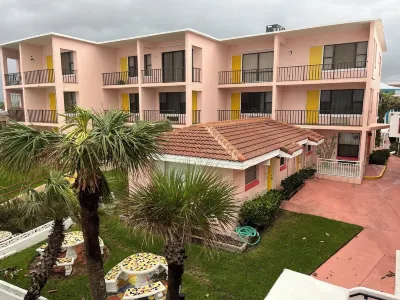 Awesome 3 Bedroom Oceanfront Luxury Apartment - Enhanced Cleaning
