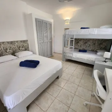 Secure 4-pers apartment close to the beach