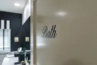 Luxury Eco-Retreat, Historic Redlands, Orange Blossom Views, Near Kimberly Crest Hotels in Redlands