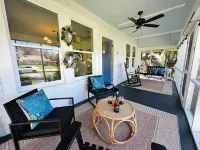 Beautifully restored cottage downtown Historic Brunswick close to golf + beaches