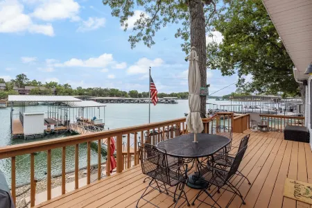 3 Bed, 2 Bath House located in Performance Boat Center's Cove, Mile Marker 21