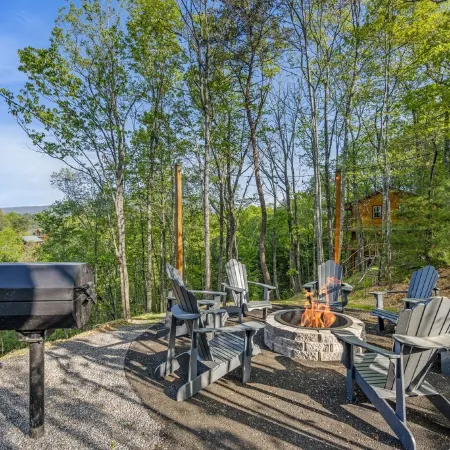 NewLuxuryCabin-Private Heated Indoor pool-Theater-Game room-Hot Tub-Fire Pit