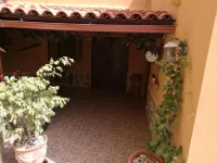 Romantic, historic country house with tropical garden