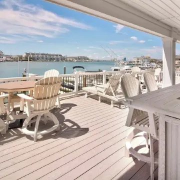 Luxury Paradise on the Bay!  3 Day & Weekly! Elks Members Welcome!!