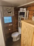COZY CABIN AT PATOKA LAKE(in happy hollow)