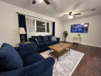 Modern & Convenient 3/2 Home 레이크시티 호텔