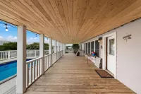 Lakefront Property with a pool & hot tub!