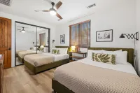 Luxurious 5BR Vacation Rental Indio, Pool Spa 1+ Acre Oasis, Walk to Festivals