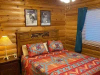 Stunning, Cozy Lake House with 680 feet of shoreline Hotels in Newbold