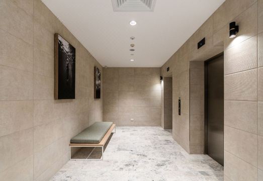 게스트 로비나의 깨끗하고 모던한 객실 주방 사진