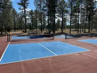 Life is better in a cabin. Hotels in Heber