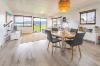 Askew with a View Hotels in Geeveston