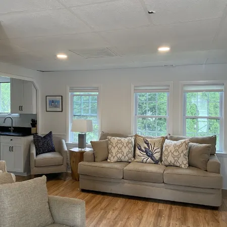 Peaceful Cottage in the Heart of Osterville Village Walk to Shops & Restaurants