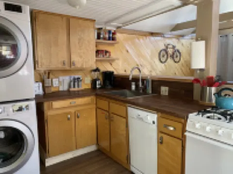 Cozy Cabin in the Heart of it All - Unbeatable Location!