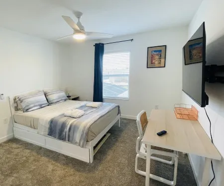 Modern 4 Bed and 3 Bath Townhome with Private Pool, Near Property’s Waterpark