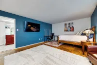 The place to be, centrally located and blocks from downtown Midland. Hotels near Pilot Travel Center