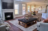 5Br, 3Ba, 10 beds, SuperHost, 5 min to Eisenhower Hotels in Grovetown