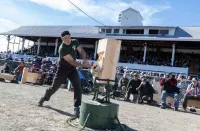 R&R White Mountain Retreat, Hillside with Extraordinary Views! Hotel di Fryeburg