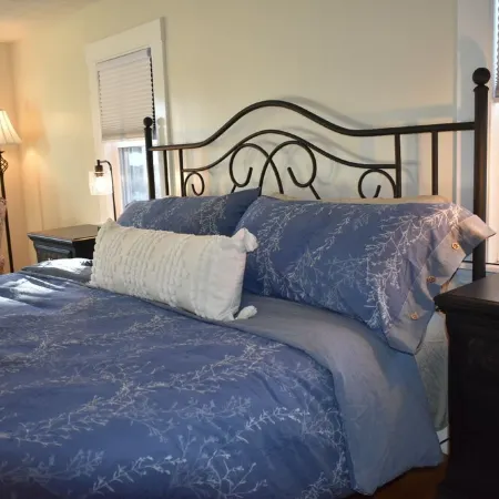 In-Town Kennebunk - Walk to Cafes/Restaurants/Shops, Beaches Minutes Away