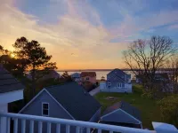 AlloWaves-Luxury Townhome w/ POOL & FISHING PIER