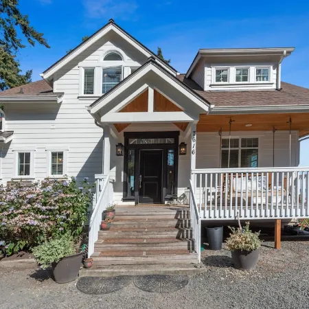 Spectacular waterfront Bainbridge Island Home. Breathtaking views!
