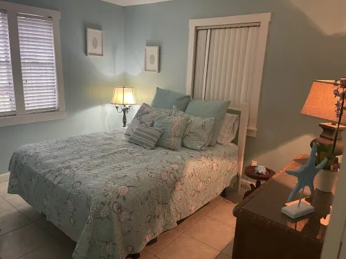 2/1 Vero Beach Getaway Hotel a West Vero Corridor