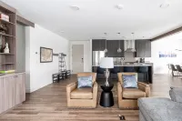 Large luxury ski-in/ski-out chalet style escape