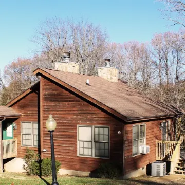 Minutes to Giant City - SIU - Shawnee Winetrail - Shawnee Forest - Wi-Fi