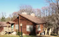 Minutes to Giant City - SIU - Shawnee Winetrail - Shawnee Forest - Wi-Fi - Alppimaja