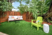 Sunny Palms Villa - Heated Pool + Hot Tub, 2 miles to the Beach!