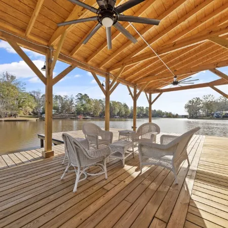 Sleeps 10, + Igloo Guest House, 7 Kayaks, 2 Paddleboards. John Boat, + More!