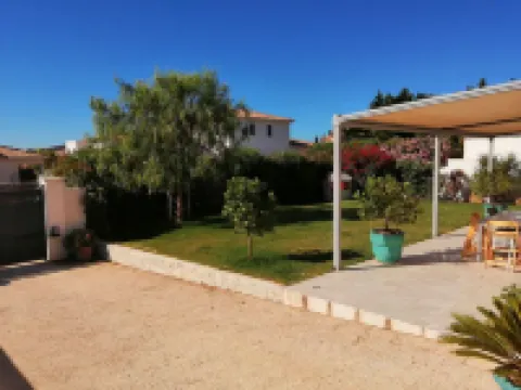 Villa le goupil 2km from the beach of Les Lecques between sea and vineyards with swimming pool Hotels in Saint-Cyr-sur-Mer