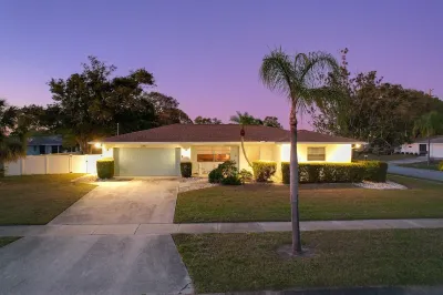 3Bd 3b Siesta Key with New Heated Pool and a Game Room 2.5 Miles to the Beach! Các khách sạn gần Nathan Benderson Park