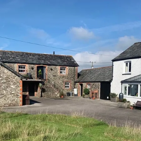 Stylish Rural Retreat with King-Size Comfort, Close to Bude's Stunning Coastline Отели в г. Бьюд