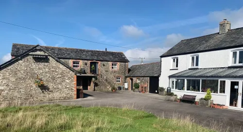 Stylish Rural Retreat with King-Size Comfort, Close to Bude's Stunning Coastline