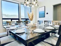 Luxury Cabin Meets Nature – Sleeps 14, Views & Modern Amenities!