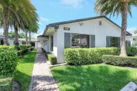 SPACIOUS 2bd, washer/dryer, private patio, grill