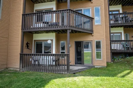 The Lodge-Modern Ski-Out/Ski-Out. Serene retreat Condo for the Outdoorsy type! Отели в г. Ладлоу