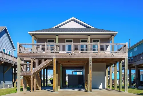 Southern Sandcastles 3-bdrm house in Crystal Beach Steps to the Beach Grill WiFi