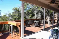 Bandera/Pipe Creek House on Medina River-Large Deck with beautiful view