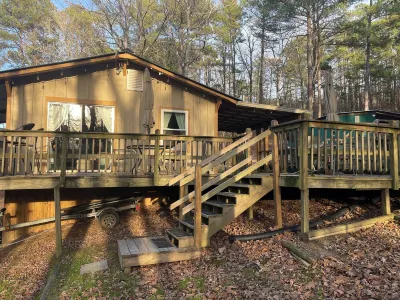 Lake Retreat Rustic Fishing Cabin Near University of Alabama Tannehill Mercedes