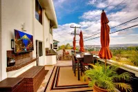 MT. SOLEDAD BEACH PARADISE - AMAZING PANORAMIC VIEWS! - HEATED POOL & JACUZZI